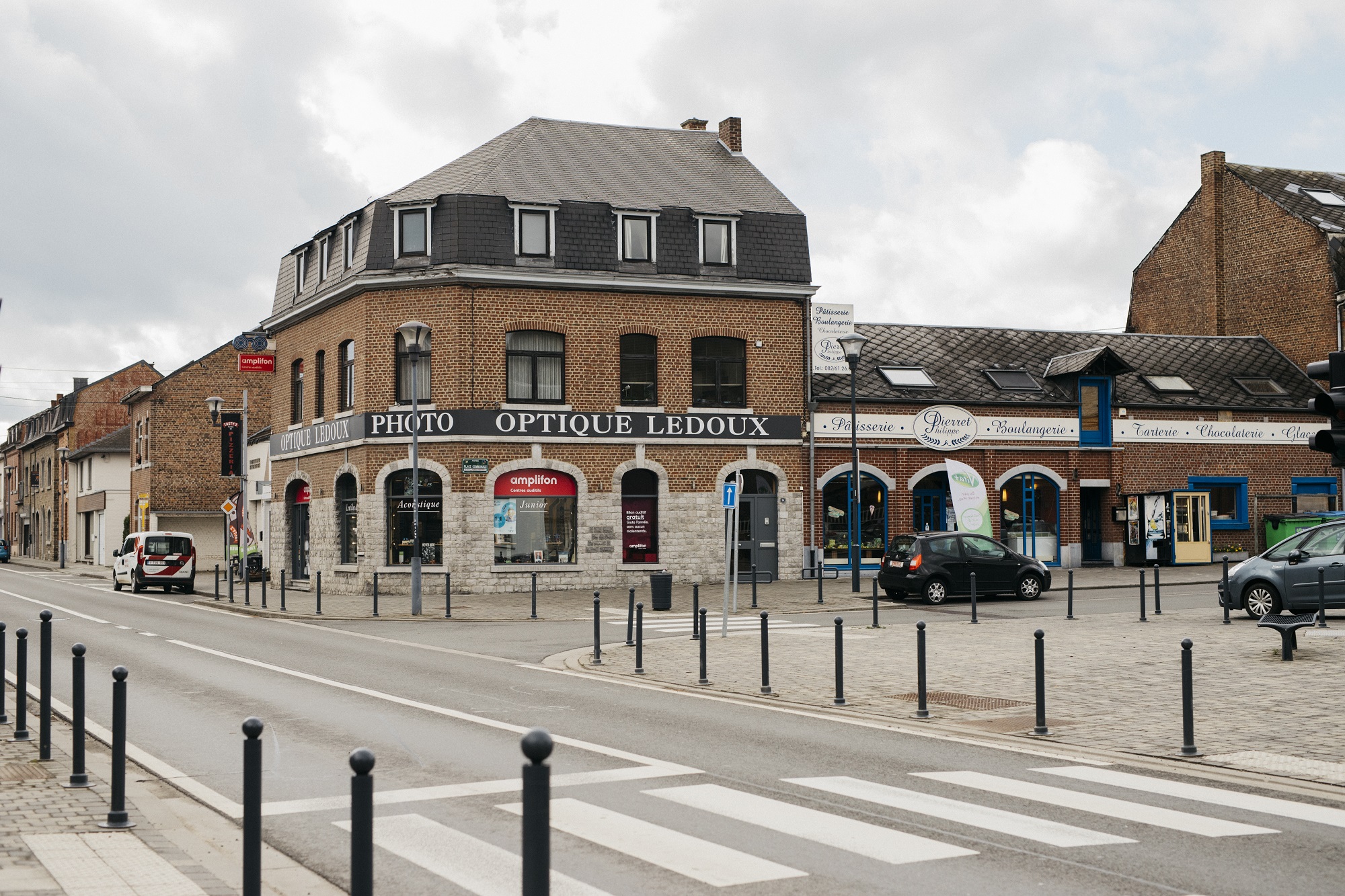 "Extérieur magasin Optique Ledoux"